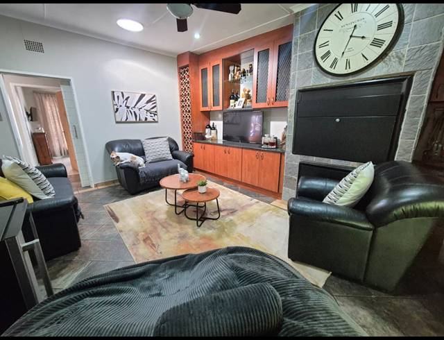 3 BEDROOM HOUSE FOR SALE IN VANDERBIJLPARK SW 5